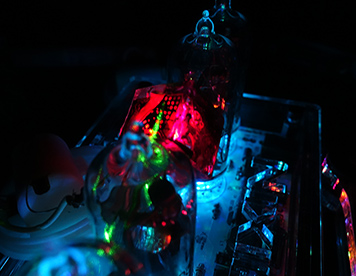 レーザーによる発光実験